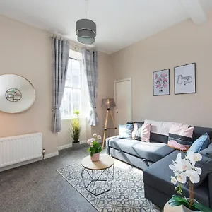 Downtown And Central 1 Bed In Edinburgh, Sleeps 4 Edinburgh