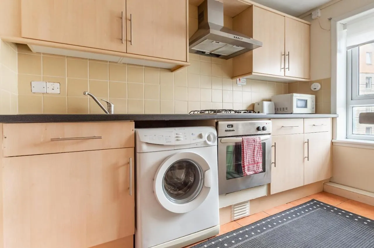 Edinburgh City Centre Aishia/Sakina Apartment