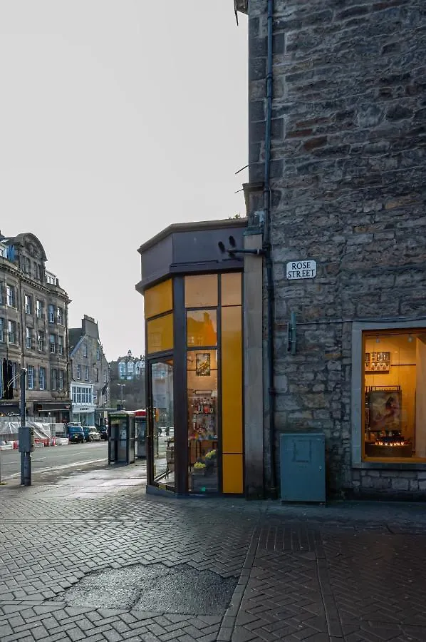 Edinburgh City Centre Aishia/Sakina Apartment