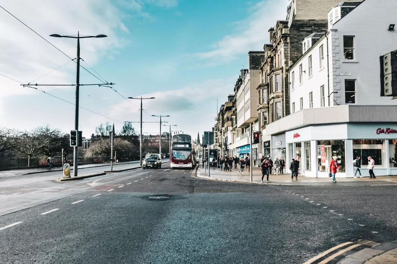 Edinburgh City Centre Aishia/Sakina Apartment United Kingdom