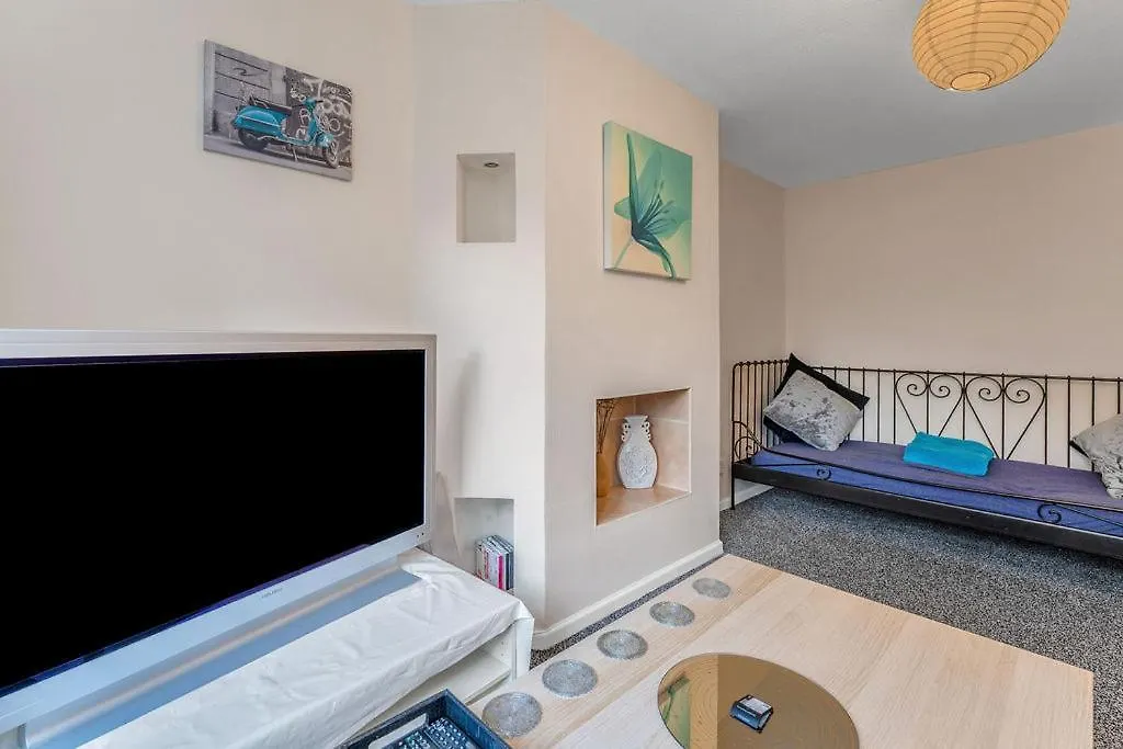 Edinburgh City Centre Aishia/Sakina Apartment 0*,