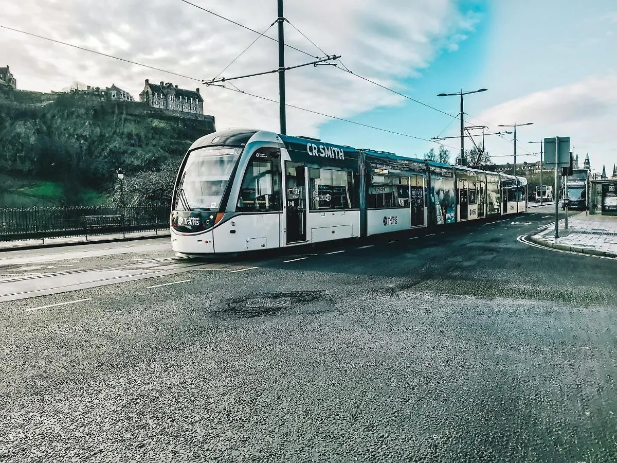 Edinburgh City Centre Aishia/Sakina Apartment United Kingdom